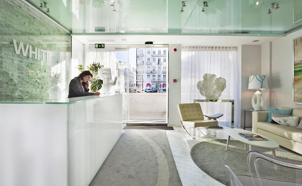 Hotel White