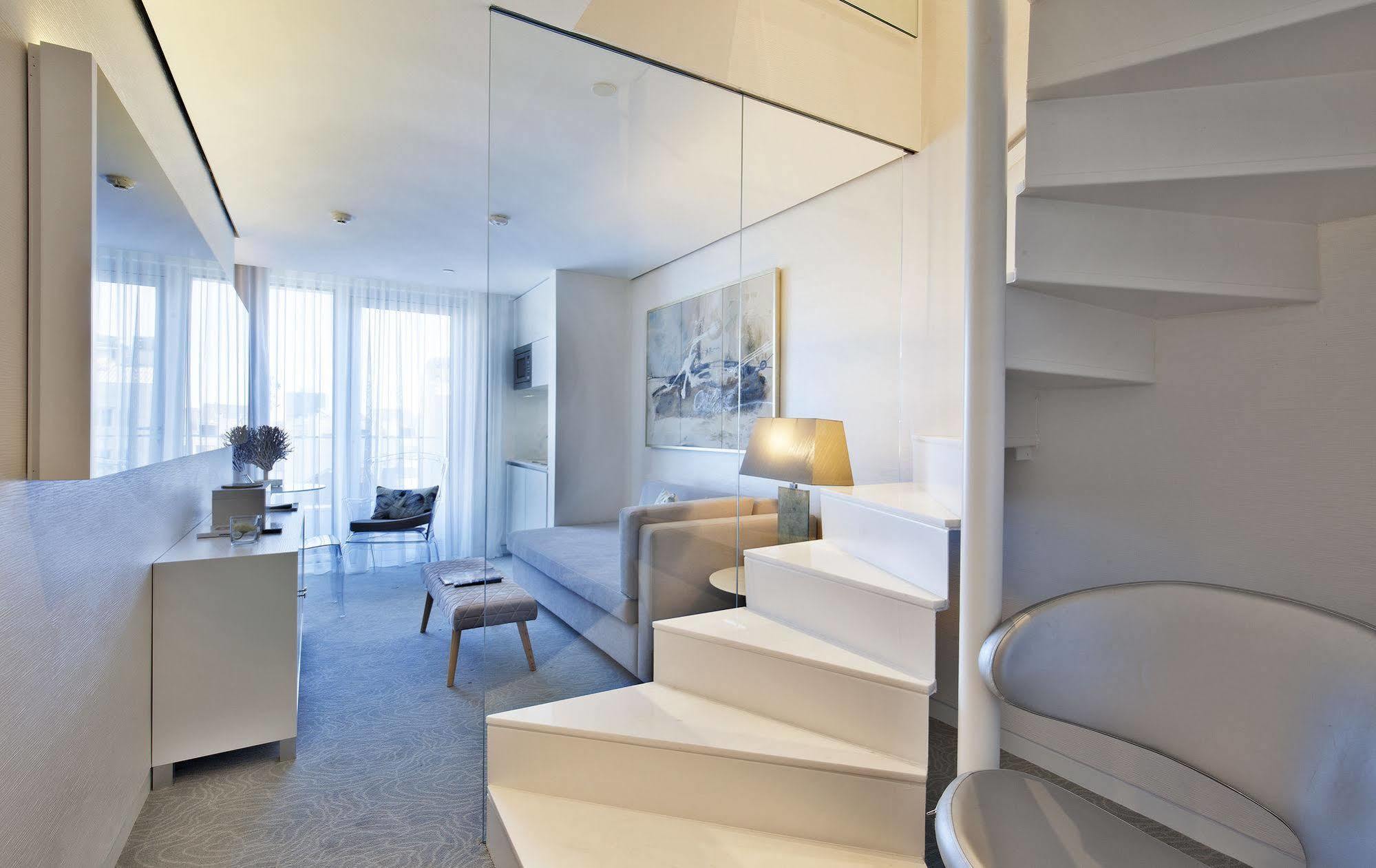 White Hotel 3*